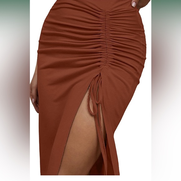 Midi skirt with Side Ruched Drawstring Slit - Picture 2 of 6